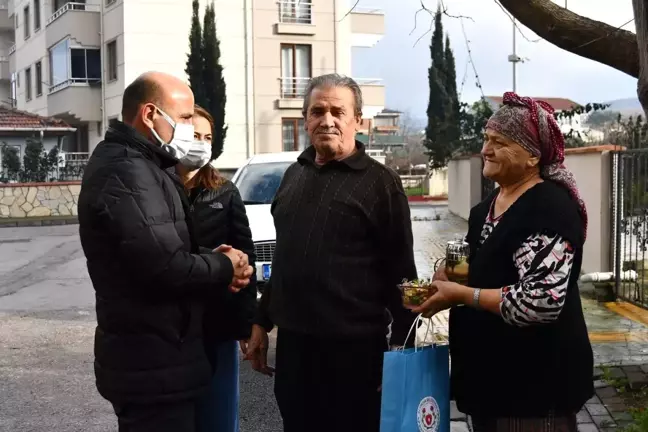 Oral çiftinden ilçe büyüklerine moral ziyareti