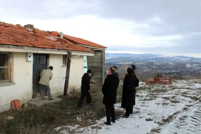 Kaymakam Özay, bakım ve onarım ihtiyacı olan köy okullarını inceledi