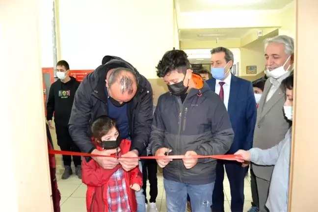 Simav'da vefat eden öğretmenin adı okulun kütüphanesine verildi