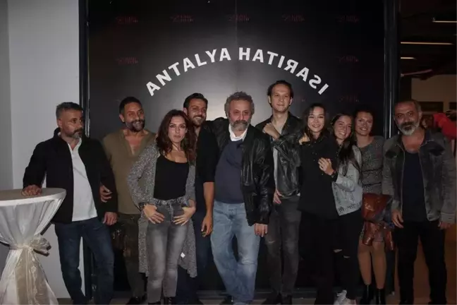 Yönetmen Onur Ünlü, Put Şeylere filmini kendi internet sitesinde yayınladı