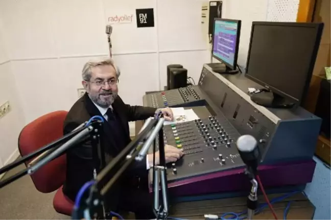 Büyükelçiler Radyo İLEF aracılığıyla Dünya Radyo Günü'nü kutladı