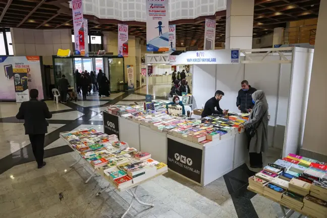 7. Üsküdar Kitap Fuarı kitapseverleri ağırlamayı sürdürüyor