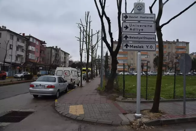 Keşan Belediyesi, bilgi ve yön levhalarını yeniliyor