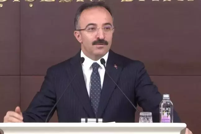 Türkiye'den gönderilen insani yardım malzemeleri Ukrayna'da