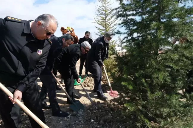 Eskişehir OSB Müdürlüğü iş birliğinde EOSB Meslek Lisesinde fidan dikim etkinliği düzenlendi