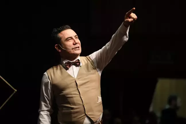 Ferhat Göçer'in tek kişilik oyunu Samsun'da