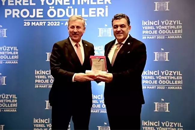 Başkan Demir'e ödül