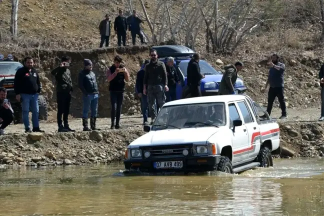 Off-road ekipleri Gediz'de buluştu