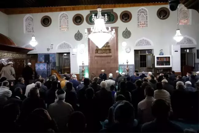 Ayasofya Cami İmam Hatibi Muştuer, İnegöl'de teravih kıldırdı