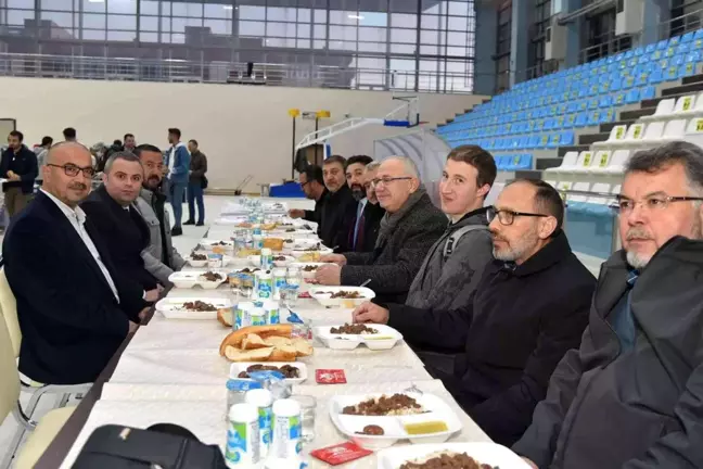 KMÜ'de yüzlerce öğrenci iftar sofrasında buluştu