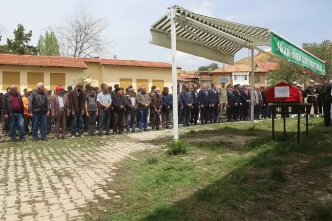 Isparta'da vefat eden Kore gazisi Karademir'in cenazesi, toprağa verildi