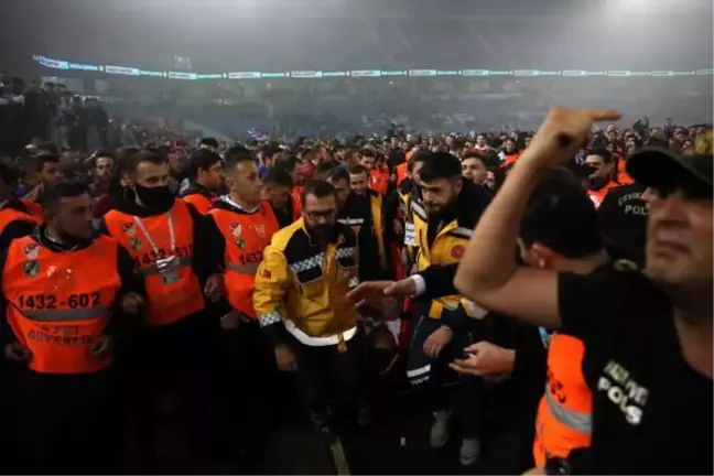 Trabzonspor sahada şampiyonluğu kutladı