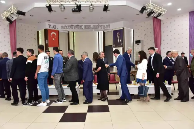 Bozüyük'te protokol ve vatandaşlar bayramlaştı