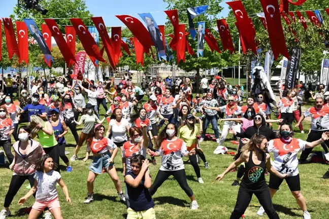 19 Mayıs Kadıköy'de Coşkuyla Kutlanacak