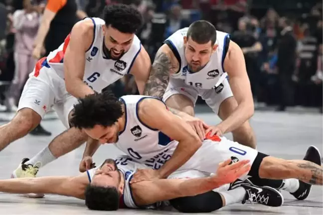 Anadolu Efes kupa aşkına