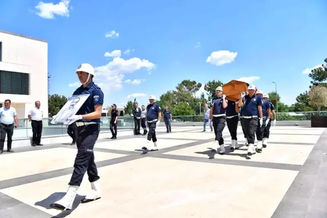 Konyaaltı Belediyesi eski Başkan Yardımcısı Saygılı, gözyaşları içinde son yolculuğuna uğurlandı