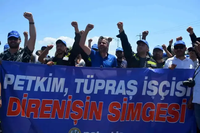 TÜPRAŞ'ın Aliağa Rafinerisi'nde işçiler eylemde