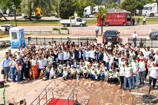 Bursa ve Antalya'dan gelen öğrenciler Samsun'u gezdi