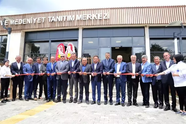 Kütahya'da yapımı tamamlanan 'Frig Çevre ve Medeniyet Tanıtım Merkezi' hizmete sunuldu