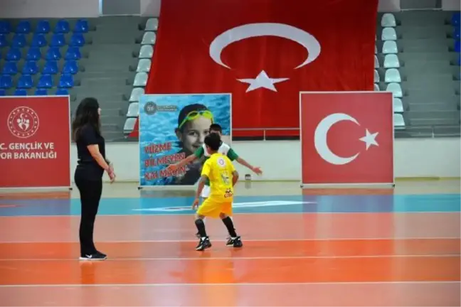 Bingöl'de, 'Geleneksel Çocuk Oyunları Ligi'ne katılan çocuklara madalyaları verildi