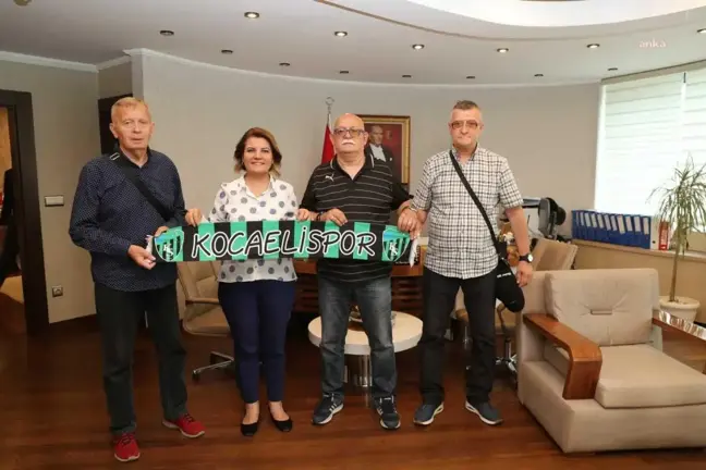 Kocaelispor'un Eski Futbolcuları Kaplan Hürriyet'i Ziyaret Etti
