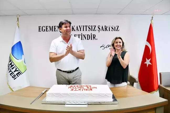 Fethiye Belediye Başkanı Karaca'ya Doğum Günü Sürprizi