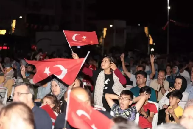 Manisa'da 15 Temmuz Demokrasi yürüyüşü