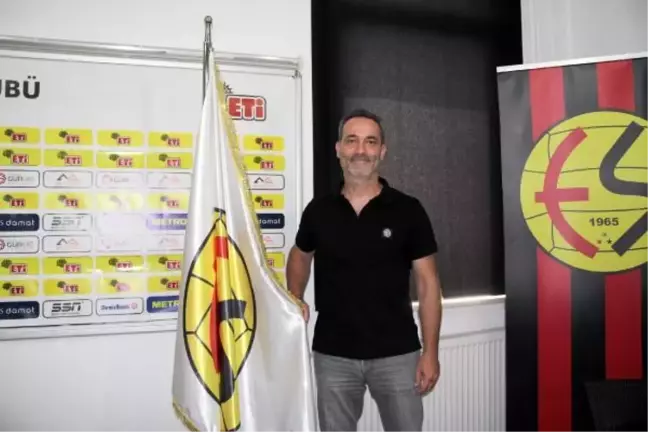 Eskişehirspor, Cüneyt Biçer ile sözleşme imzaladı