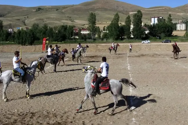 Muş haberi! Cirit takımları bu kez Dede Korkut Şölenleri için at bindi