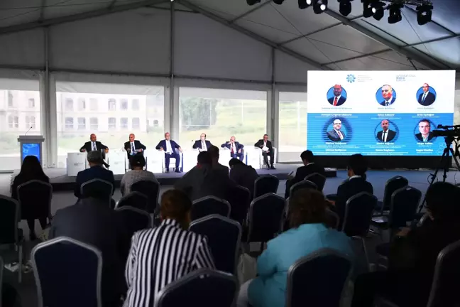 Şuşa'daki Uluslararası Medya Forumu'nda medyanın sorunları ve çözümler konuşuldu