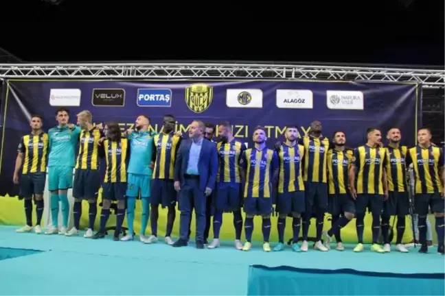 Ankaragücü'nde yeni transferler için imza töreni düzenlendi