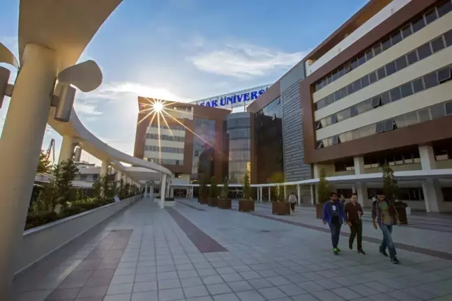 Yaşar Üniversitesi Öğrenci Kulüpleri