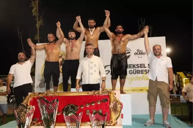 15'inci Geleneksel Şile Yağlı Güreşleri'nde başpehlivan Mustafa Taş oldu