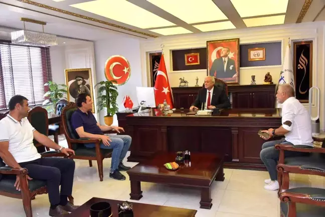 Sanatçı Mithat Körler Başkan Bakkalcıoğlu ile bir araya geldi