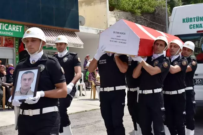 Gümüşhane haberleri... Şehit Bekçi Oltan Koca, memleketi Gümüşhane'de son yolculuğuna uğurlandı