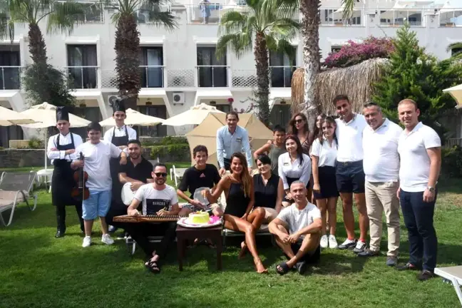 Özlem Yıldız'a doğum günü sürprizi