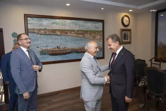 Vahap Seçer, 'Ahilik Haftası' Kapsamında Esnaf Temsilcilerini Ağırladı