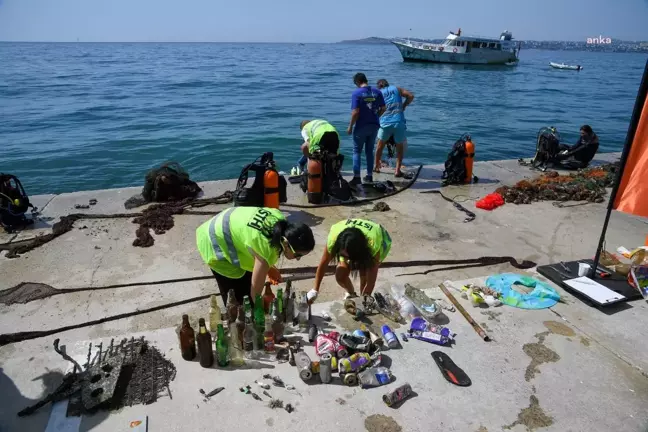 Beylikdüzü Sahili'nde 'Hayalet Ağ' Temizliği