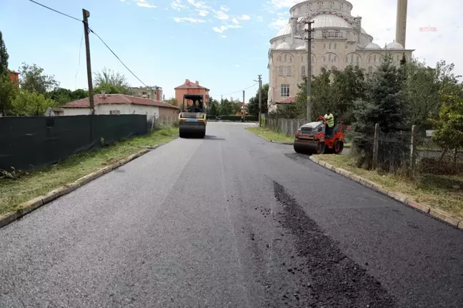 Tekirdağ haber | Çerkezköy Belediyesi, Veliköy'de Asfaltlama Çalışmalarını Sürdürüyor