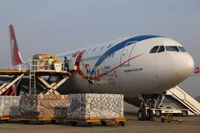 Çin'in İlave Kovid-19 Aşı Yardımı Yangon'a Ulaştı