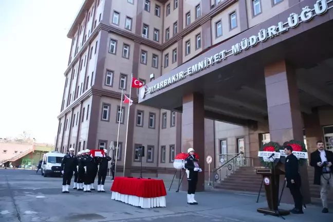 Diyarbakır'da trafik kazasında hayatını kaybeden polis memuru için tören düzenlendi