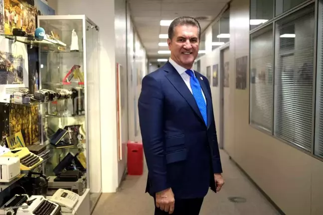 TDP Genel Başkanı Mustafa Sarıgül'den İsveç Başbakanı'na İncil hediyesi
