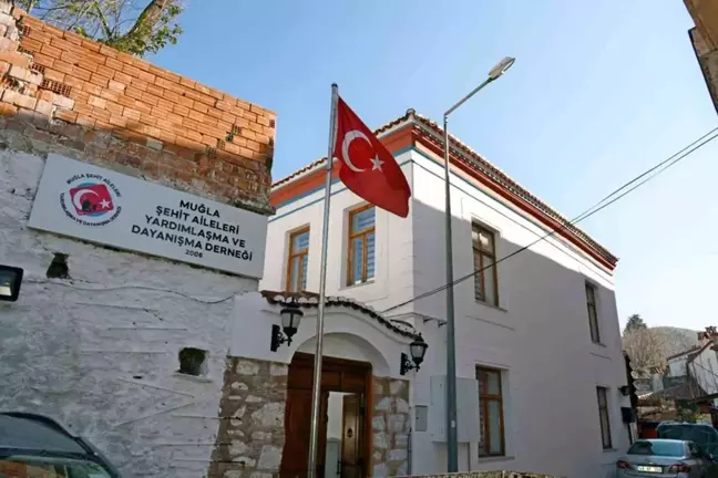 Zafer'in yıldönümünde yen binasına taşındılar