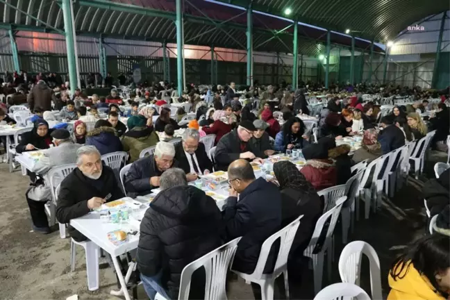 Odunpazarı Belediyesi'nin İftar Sofrası Gündoğdu Mahallesi'nde Kuruldu