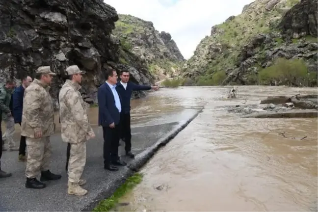 Hakkari'de 37 yerleşim yeri sağanaktan etkilendi