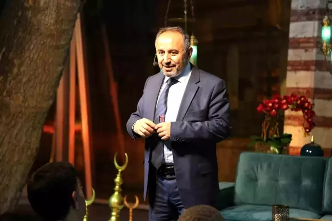 Eyüpsultan'da 'Türklerin Dini Serüveni' söyleşisi yapıldı