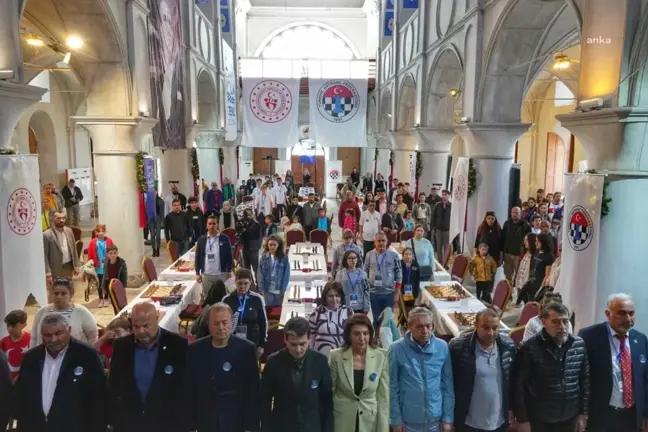 Çeşme'de Satranç Turnuvası Heyecanı Başladı