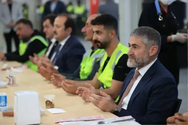 Bakan Nebati Akkuyu Nükleer Santralini gezdi, işçilerle iftar yaptı