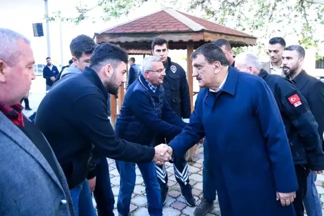 Başkan Gürkan vatandaşlarla bayramlaştı