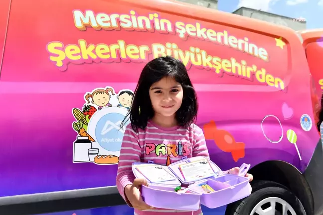 Çocuklara Bayram Şekeri Mersin Büyükşehir Belediyesi'nden